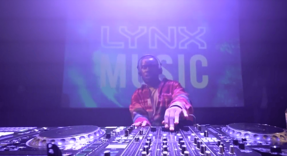 Photo of set Jeremiah Asiamah.