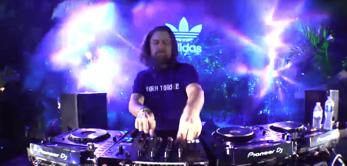 Photo of set Prins Thomas.