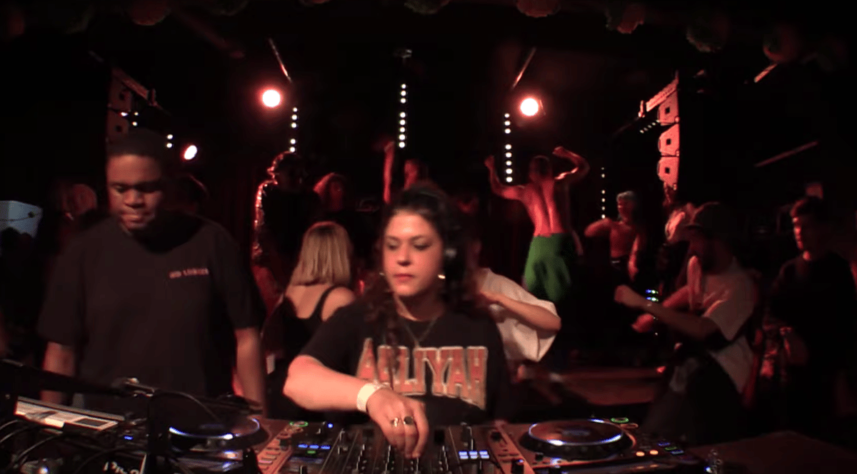 Photo of set Hipsters Don't Dance.