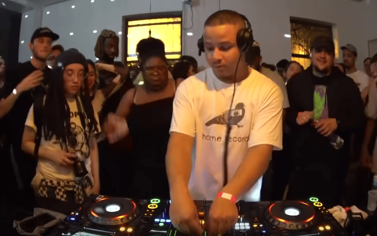 Photo of set Equiss.