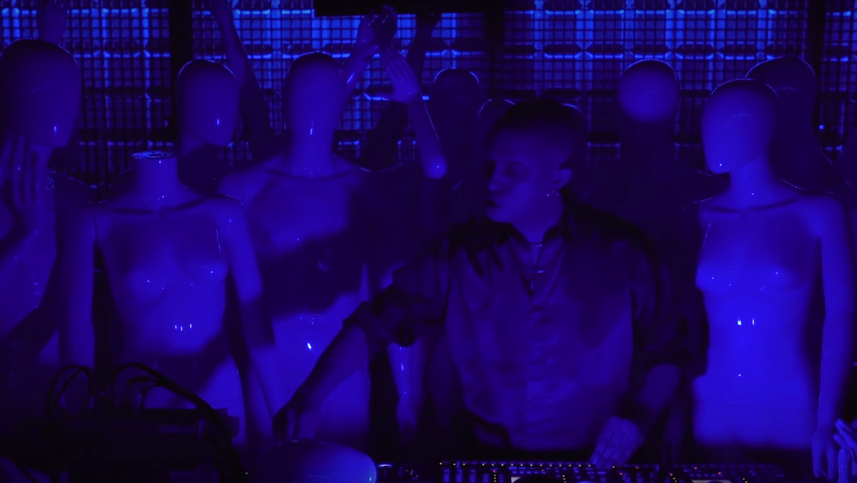 Photo of set Osheyack.