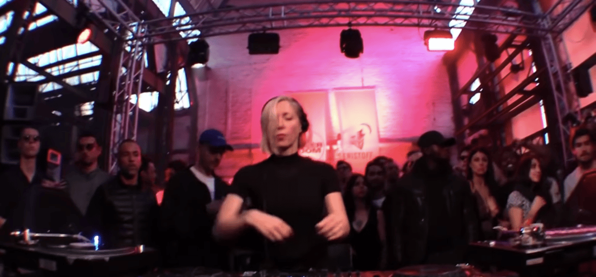 Photo of set Ellen Allien.