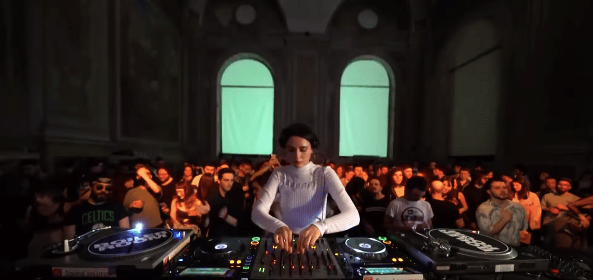 Photo of set Silvia Kastel.