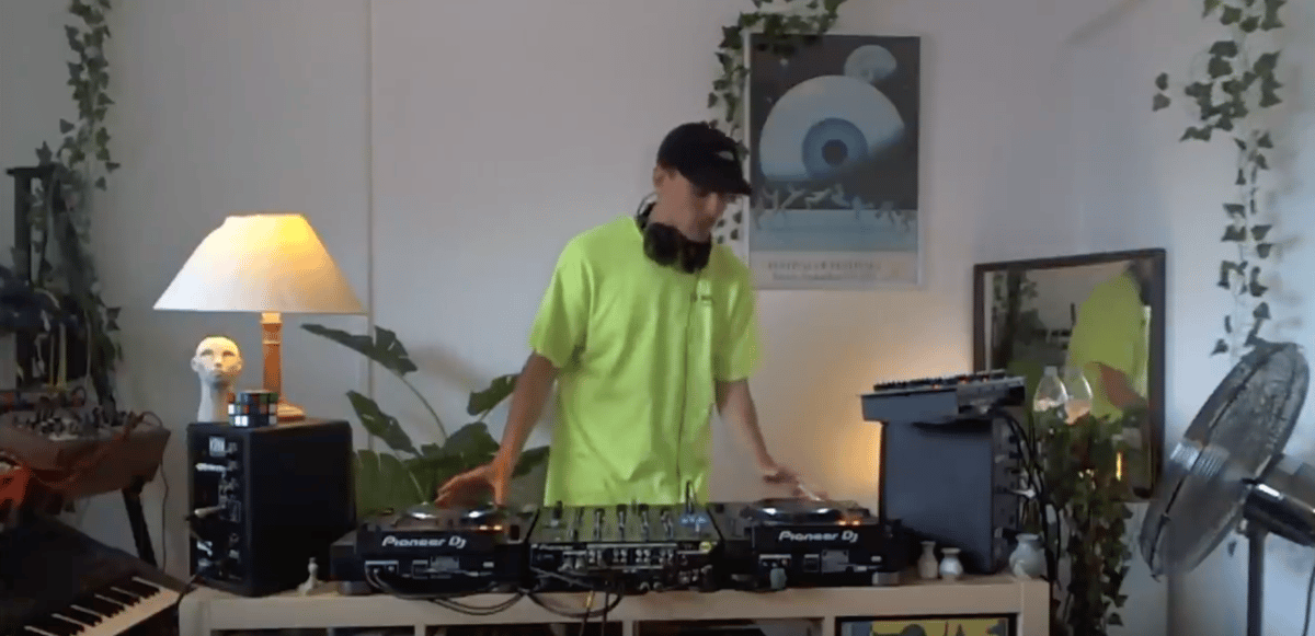 Photo of set Ross From Friends.