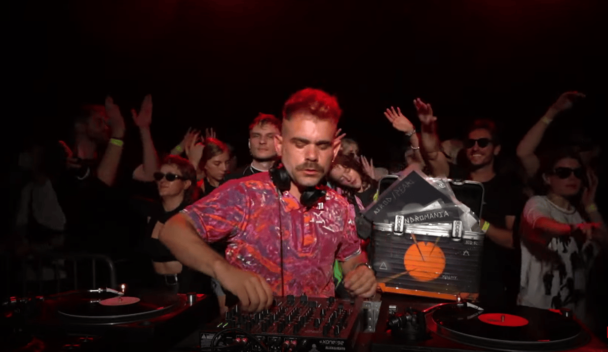 Photo of set Hector Oaks.