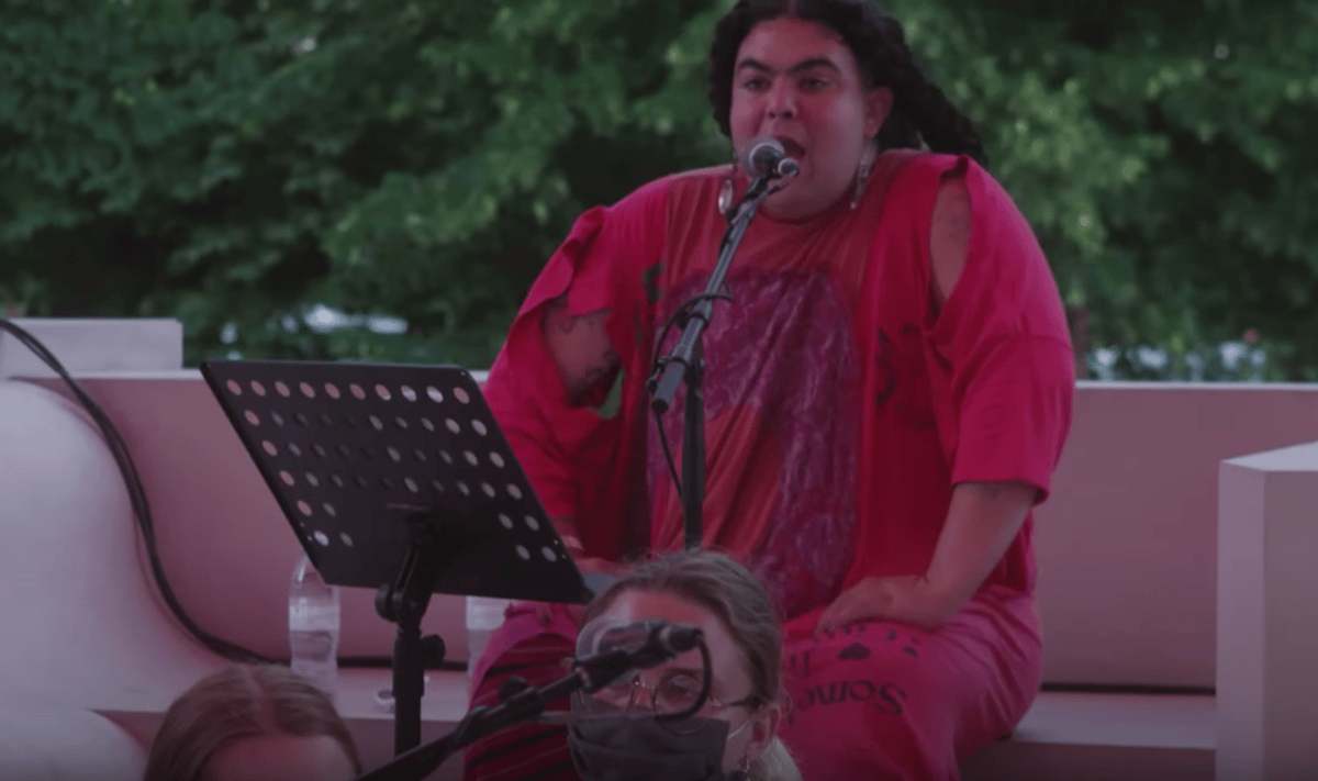 Photo of set Jota Mombaça.