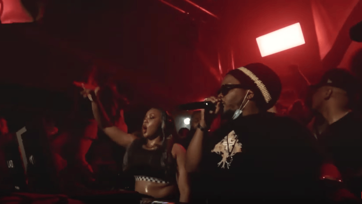 Photo of set Lady X.