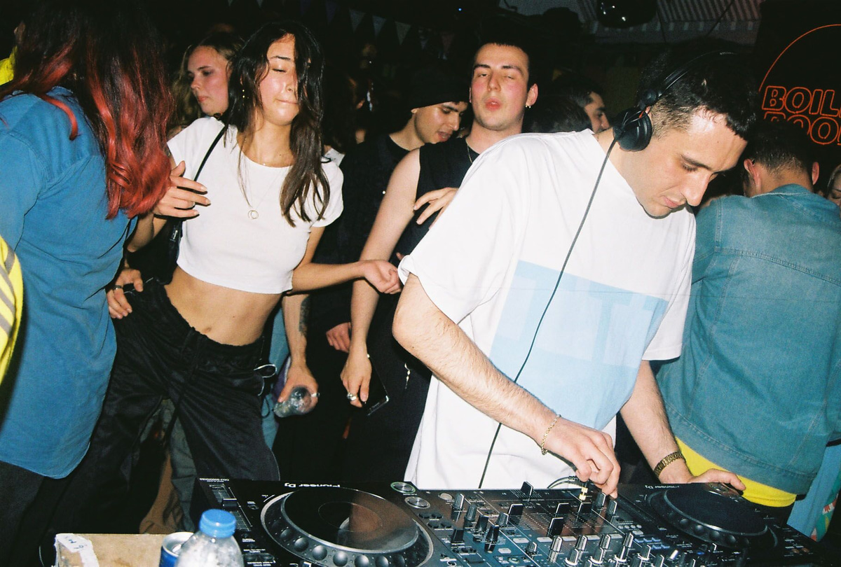 Photo of set Felix Hall.