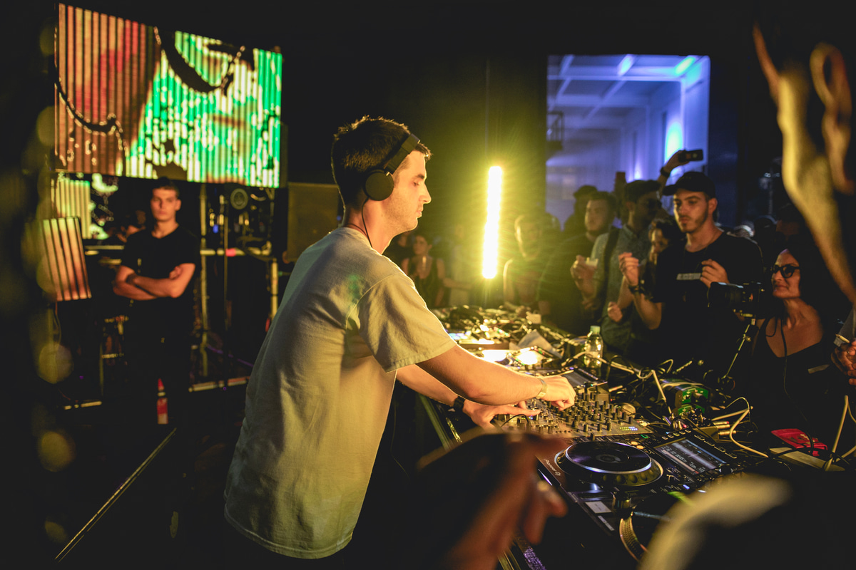 Photo of set Kornél Kovács.