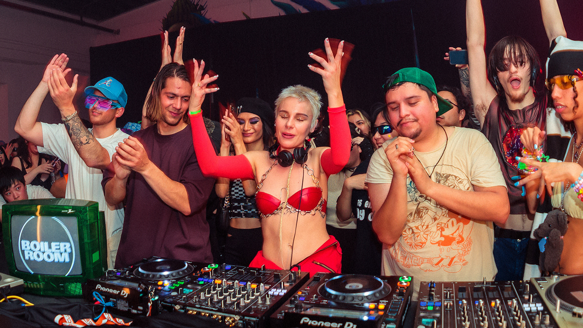 Photo of set AK SPORTS.