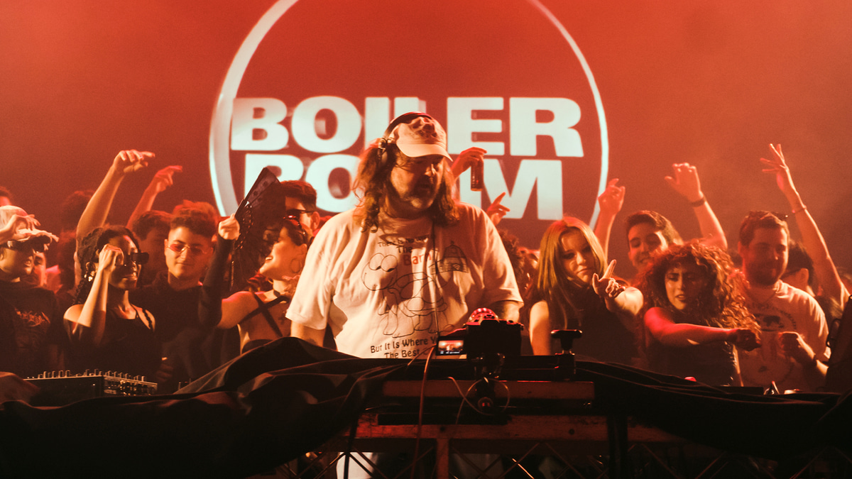 Photo of set Barney Kato.