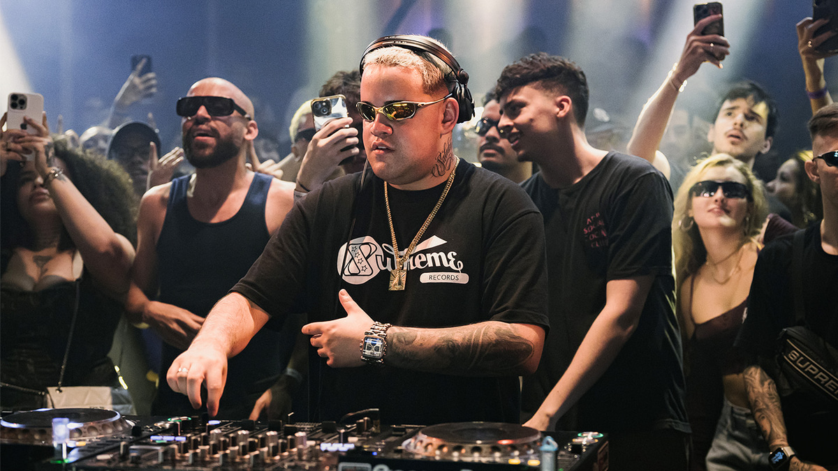 Photo of set DJ GBR.