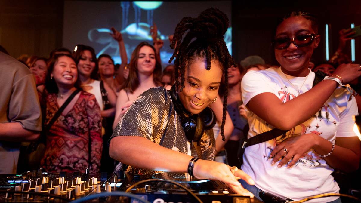 Photo of set JORDSS.