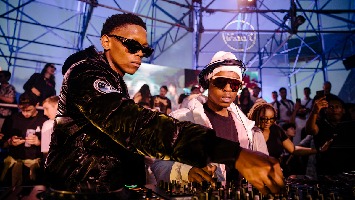 Photo of set Mellow & Sleazy.