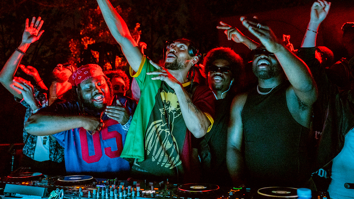 Photo of set Miles Freedom.