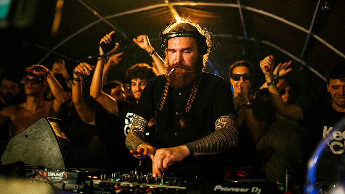 Photo of set RØDHÅD.