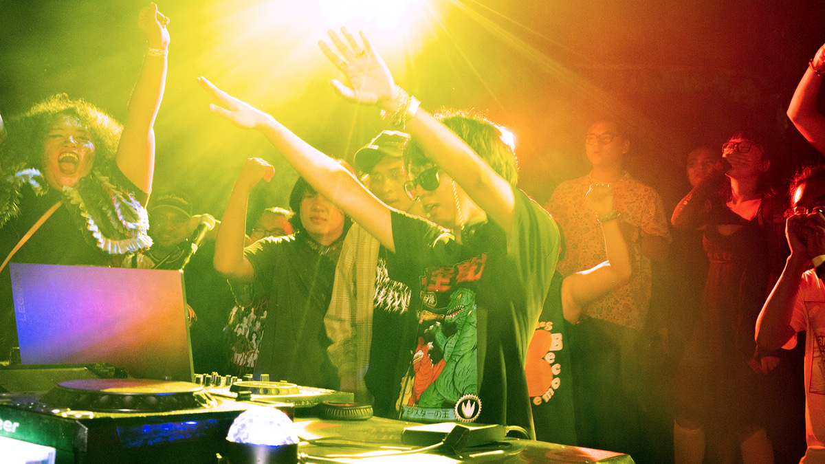 Photo of set Showtime Official Club.