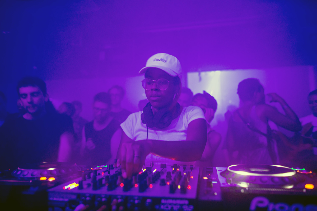 Photo of set SHYBOI.