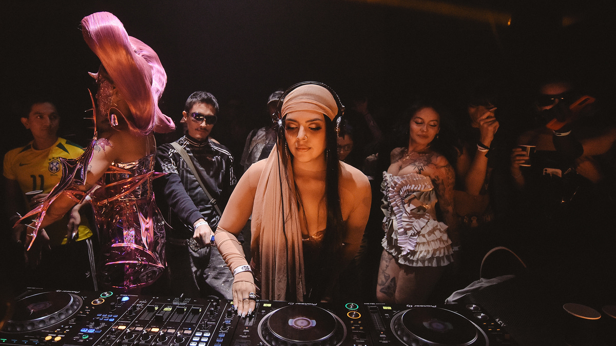 Photo of set Sol Tornasol.