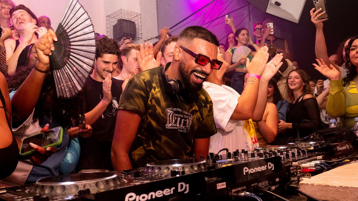 Photo of set Zaleel.