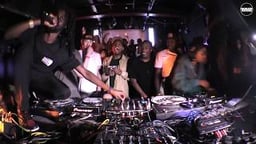 Skinny Macho b2b Siobhan Bell