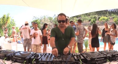 Photo of set Elio Riso.