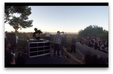 Photo of set Vince Staples.