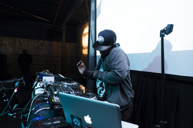 Photo of set Themba Lunacy.