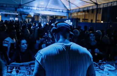 Photo of set Renato Ratier.