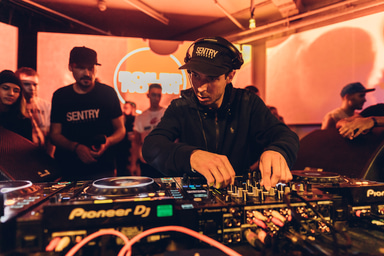 Photo of set AK47 & Youngsta.