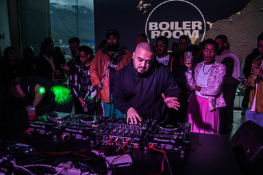 Photo of set Bryan Travis.