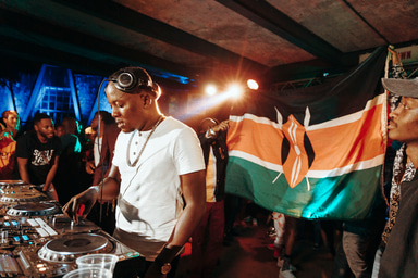 Photo of set DJ Tryce.