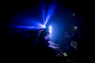 Photo of set Dave Clarke.