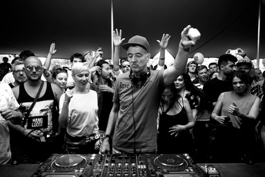 Photo of set Dr Motte.