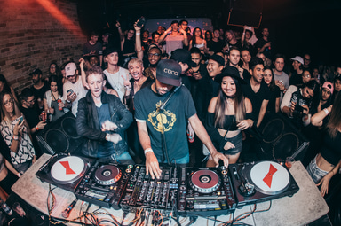 Photo of set Nick Holder.