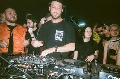 Photo of set Shlømo.