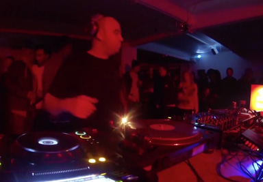 Photo of set Om Unit b2b Doc Scott.