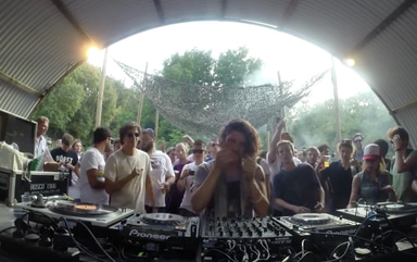 Photo of set San Proper.