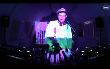 Photo of set Tom Lea.