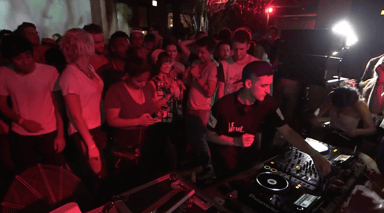 Photo of set Jacques Greene.