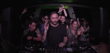 Photo of set Nic Fanciulli.