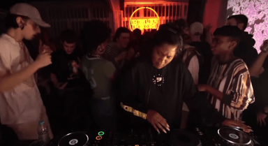 Photo of set Cooly G.