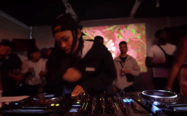 Photo of set Tayylor Made.