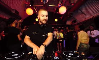 Photo of set Merca Bae.