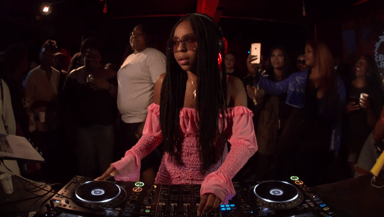 Photo of set Mercedes Benson.