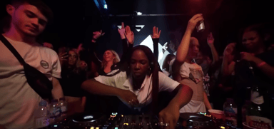 Photo of set OK Williams.