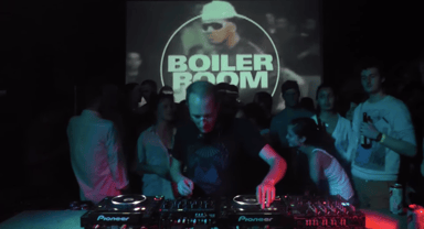 Photo of set Daphni.