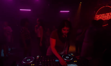 Photo of set Manara.