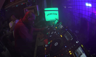 Photo of set DJ Uno & MC Melo D.