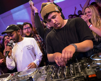 Photo of set Mucho Sueno.